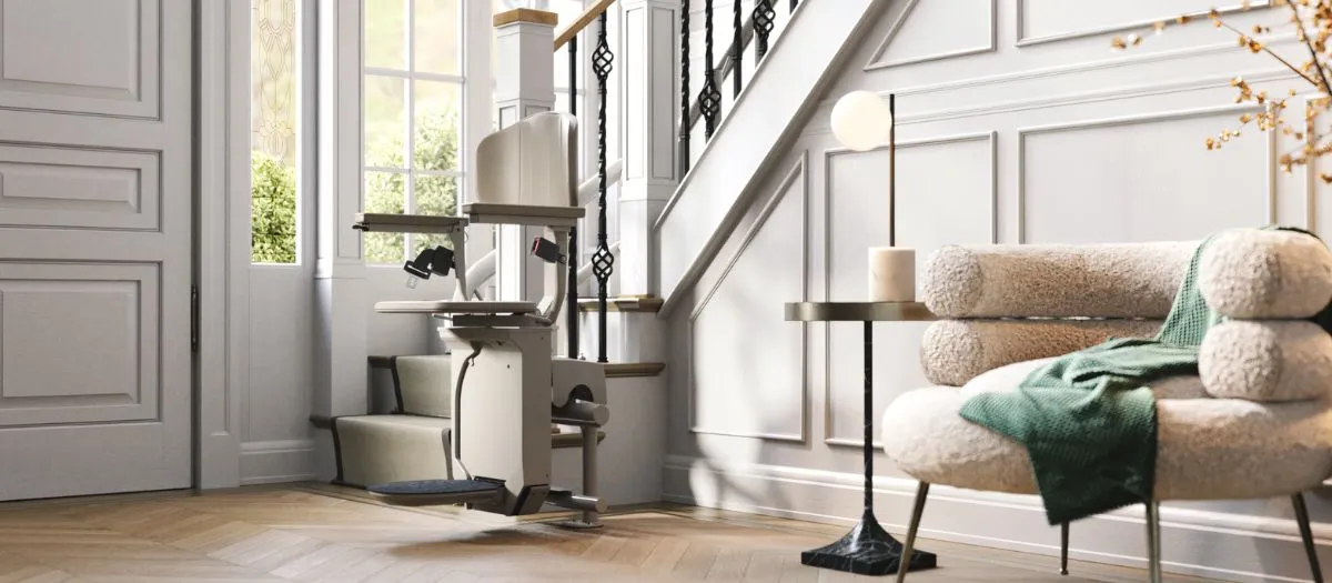 bruno-eliva-curved-indoor-stairlift-1200x525-1 (1)